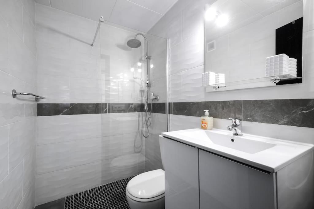Bonito Apartamento Equipado, Cerca De La Playa 엠푸리아브라바 외부 사진